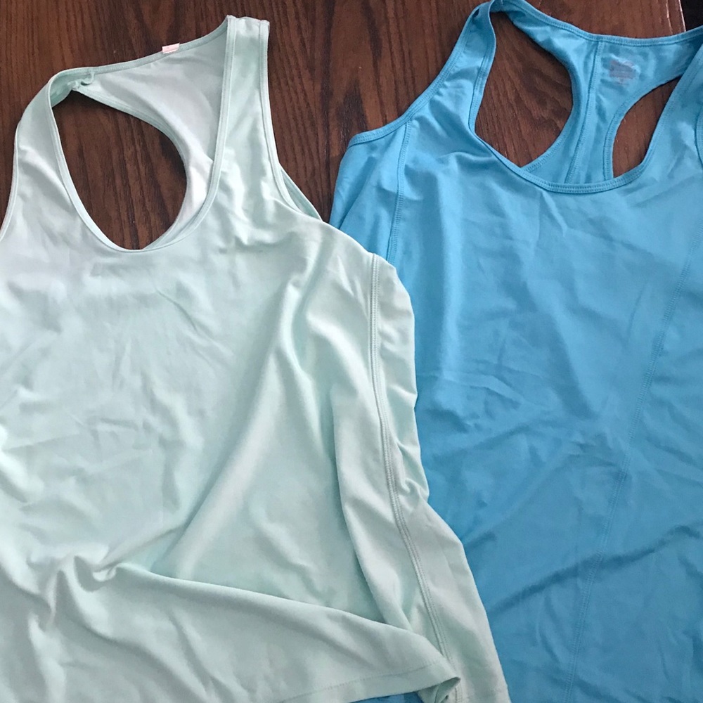 2 work out tanks